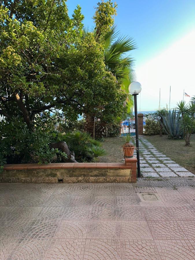 Il Viandante Sul Mare Apartment Salerno Bagian luar foto